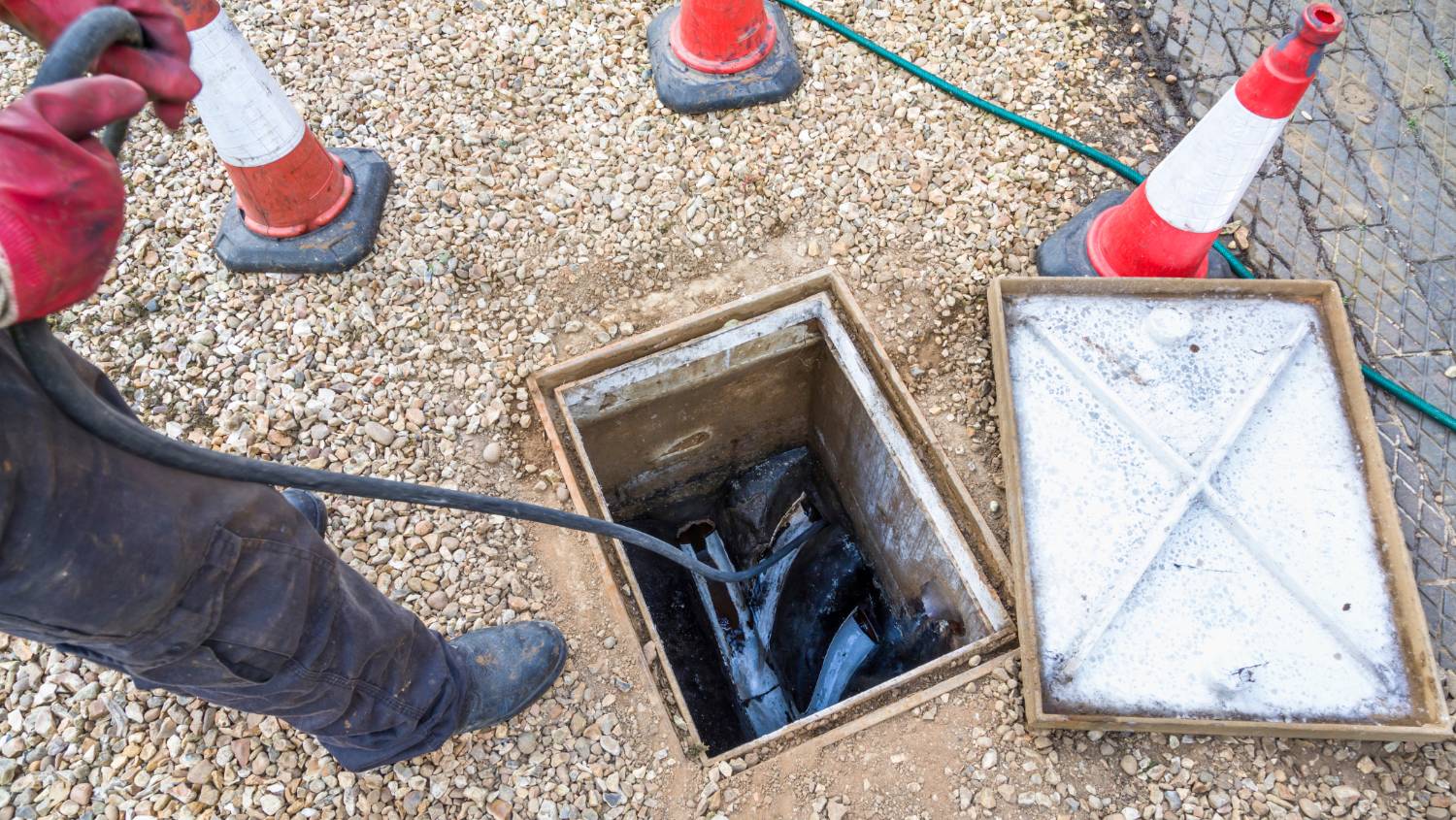 Desentupimento de Caixas de Passagem